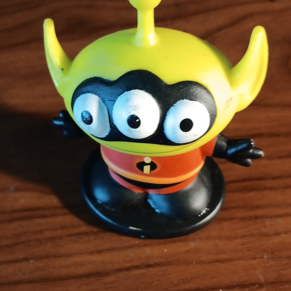 127. ALIEN REMIX AS MR. INCREDIBLE